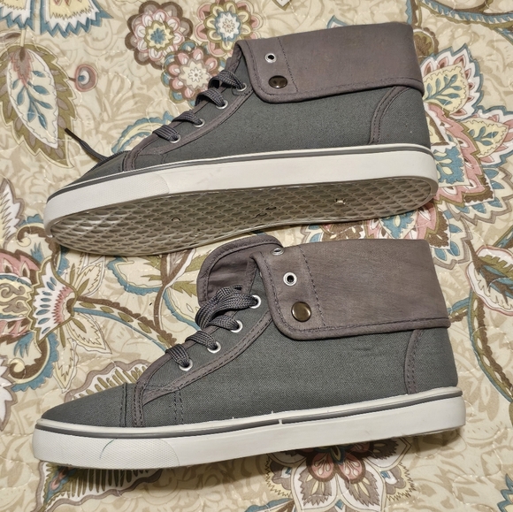 Rockland High Top Fold Down Tennis/ Sneaker, "Like New", Size 8 - Picture 4 of 5